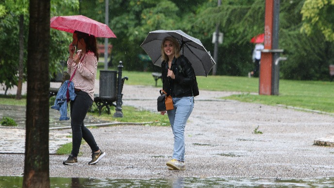 Promenljivo. kiša i sneg